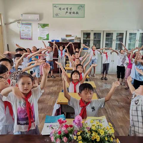 春节送欢乐，学习伴成长。           吕街小学二年级第四周学习生活总结