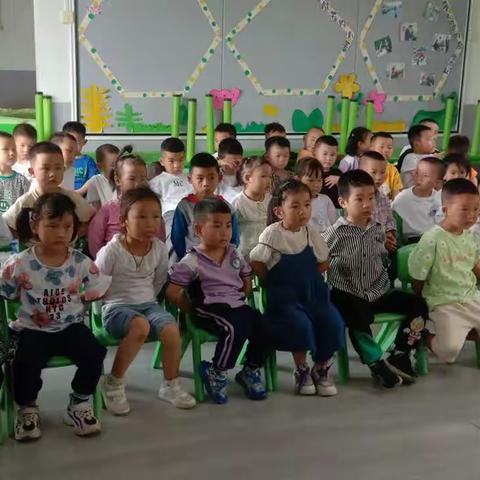 欣欣幼儿园中二班第十一周总结