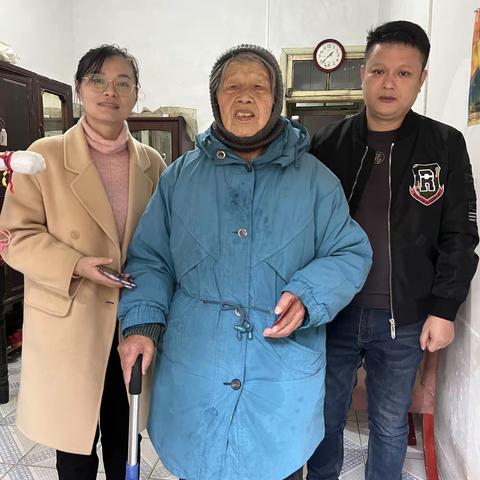 【文明实践】春节慰问暖人心 浓浓关怀显温情