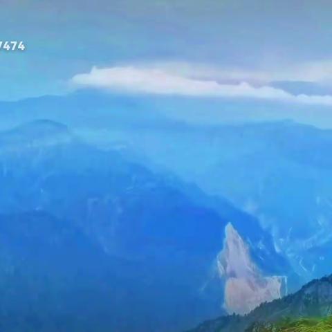 牛背山上的云海