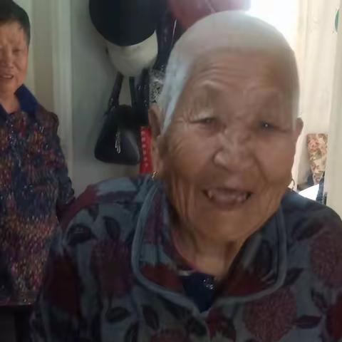 母亲节 传递敬老情