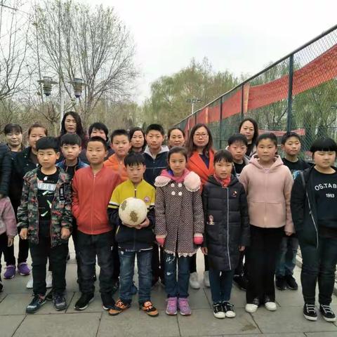 五四班清明踏青《小足球赛》