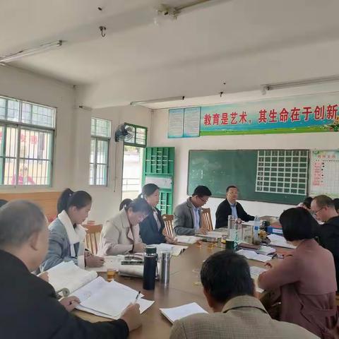 初冬送暖——记诚谏镇教研中心组送教到黎垌小学