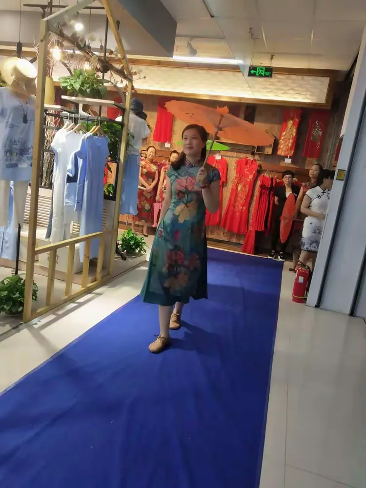 信发吴桥店第一届旗袍走秀圆满结束