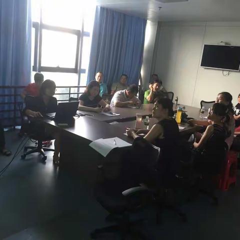 我院组织召开进一步改善医疗服务工作研讨会