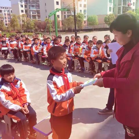 垃圾分类，我爱我家                                               宜春市珠泉小学垃圾分类知识竞赛活动