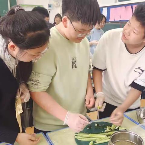 八五班美食节🍰🍱🍜