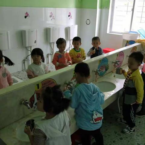 我们爱刷牙 小一班