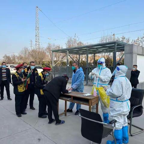 大辛庄车站｜不“疫”样的封控生活