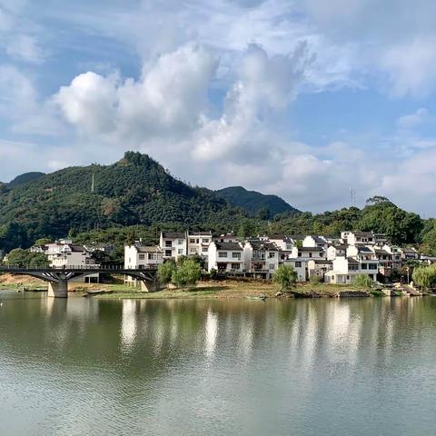 新安江行