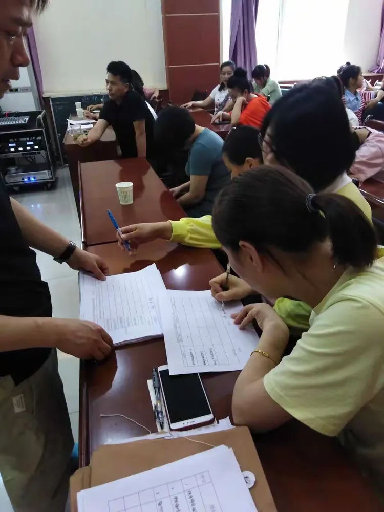 2019年西安市文景中学校服开表标会召开