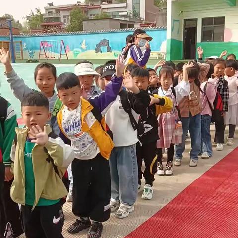 县直二幼平等分园学前班春游活动