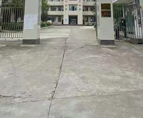 守护净土 砥砺前行   ——致奋进中的黄土一中