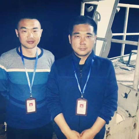 黄沙管理站执法人员夜间执法巡查工作照