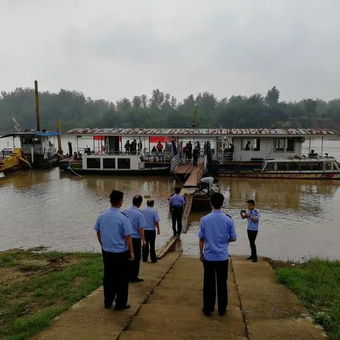 积极行动、严格落实、全力以赴、力争做到“河清、眼净”。