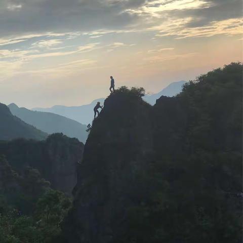 马领一穿孔石飞跃