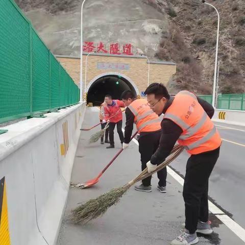 全面推进 “职能归位 职责落地”——舟曲公路段正式展开G345线峰代路养护任务