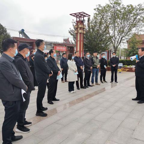 湫坡头镇开展第二次“三清、两拆、两改、一转变”流动现场观摩暨“环境大整治、管理大提升、形象大改善”推进会