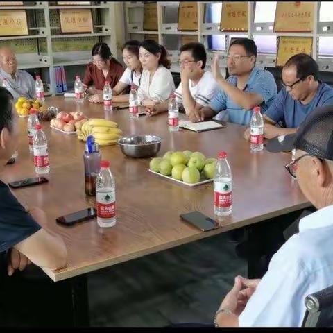 情系老教师，关怀暖人心——中秋节慰问退休老教师