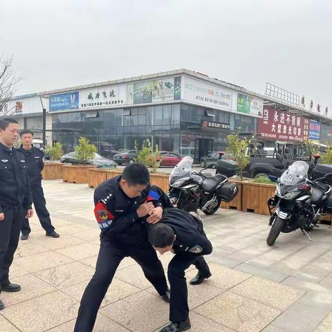 勤学苦练淬精兵，打防维稳护民安