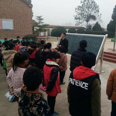 杜集镇武河小学开展硬笔书法比赛活动。