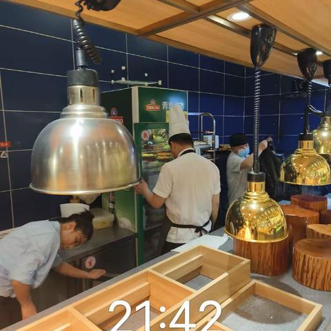 长安万达店4.8号凉菜，热菜，刨肉，炸串，水饺，餐区，餐台，后通道，洗碗间，收尾工作