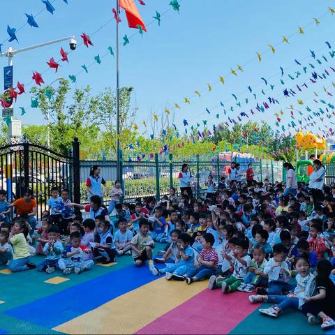 消防在我心 安全伴我行 —肥西桃花金果果幼儿园消防应急疏散演练。