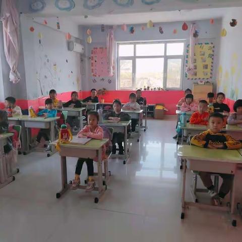 小哈佛幼儿园学前一班四月份教学反馈.