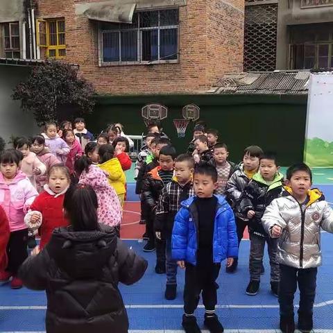 爱心幼儿园大四班一一一第二周的快乐时光