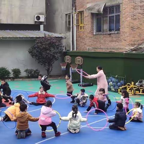 爱心幼儿园大四班的快乐小时光