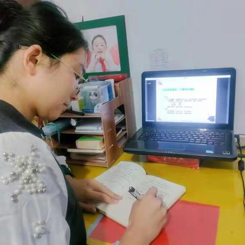家校同心，做孩子成长助力者——宣化区第一实验小学未成年人心理健康与家庭教育专题培训