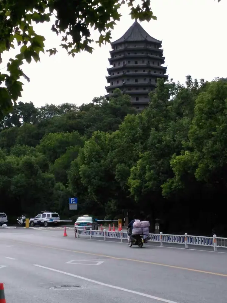 杭卅六和塔