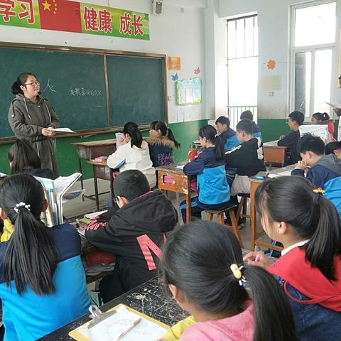 三屯庄联办小学日日行团队教研活动