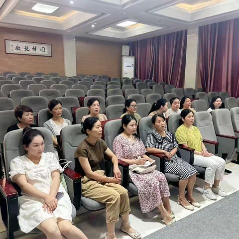 乐平市第五小学一年级游考质量分析会