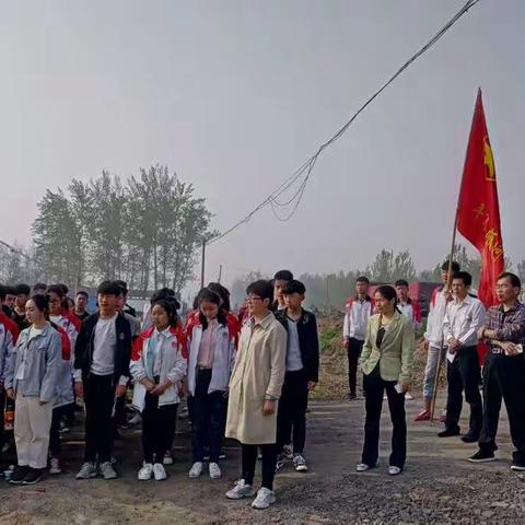 缅怀先烈，弘扬红色精神；不忘初心，继续前进
