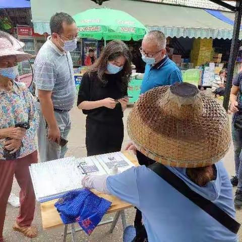 县纪委书记陈凤娇一行莅临龙河镇指导疫情防控，乡村振兴大比拼迎检工作