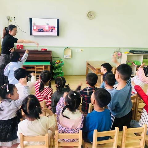 锦绣幼儿园小二班《汽车嘟嘟》班本课程！