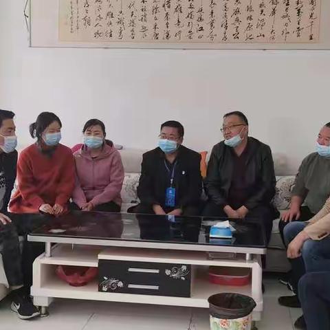 家校心连心，教育手牵手。