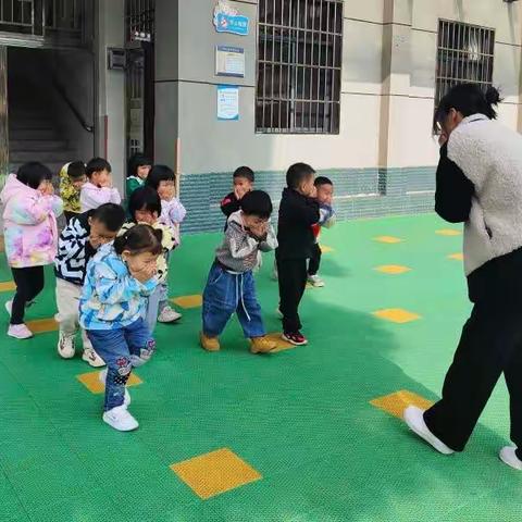 小六班11月幼儿园生活记录剪影