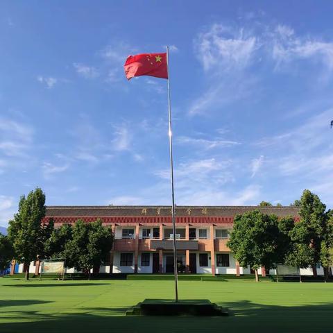 积极开展校园消杀，在防控中担当使命——马召镇群联小学疫情防控消杀工作纪实