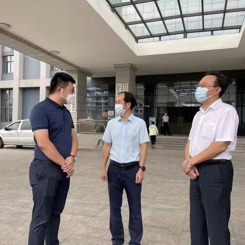 众志成城抗疫情 爱心捐赠暖人心——海口市政协委员、海南白鹭投资集团董事长崔坤玄向琼山区捐献抗疫物资