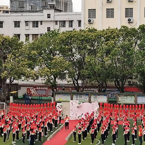 春风十里，不如二小有你