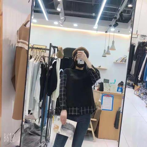 东祥商厦四楼女装YP3N品牌冬装3.5折起