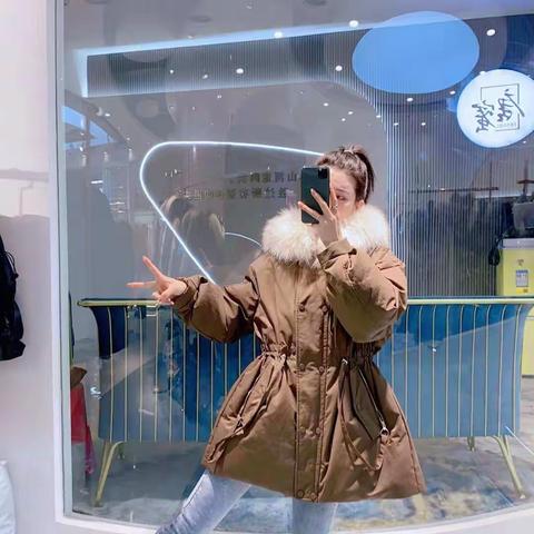 【盐百东祥商厦】四楼唐蜜品牌女装元旦期间购物砸金蛋