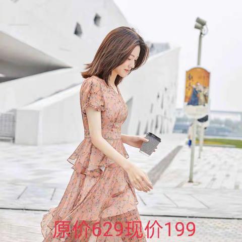 东祥商厦四楼婕妮熙品牌女装夏装新品疯狂大放价