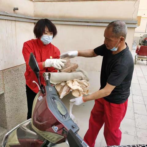 宝石花物业吐哈油田地区公司 北区服务项目部与社区联动，助力小区“颜值”再提升