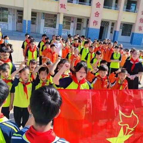 “喜迎二十大，童心向党，争做新时代好队员”——潘庄镇梭庄小学开展新队员入队仪式