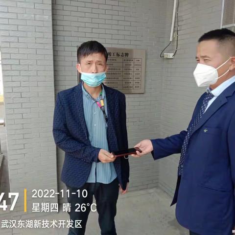 乘客大意丢失重要手机，公交人拾金不昧