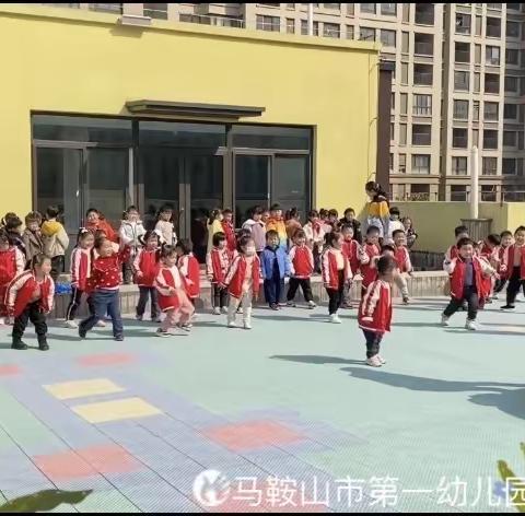 信达城幼儿园——小二班一周活动剪影之快乐宅在家，同心抗疫情