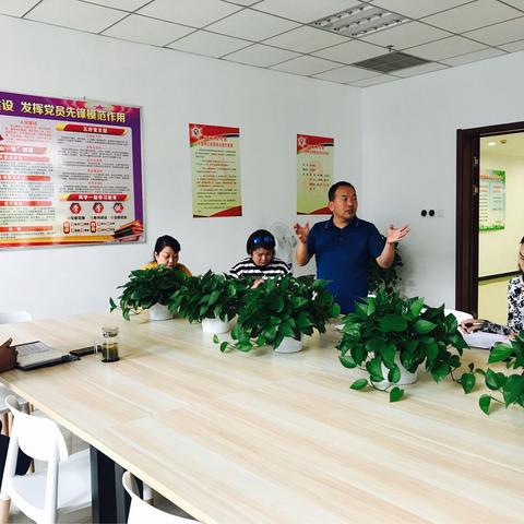 【河北创城 常态建设】文广新局副局长牛万盛亲自到文化馆、图书馆两个点位进行督导检查